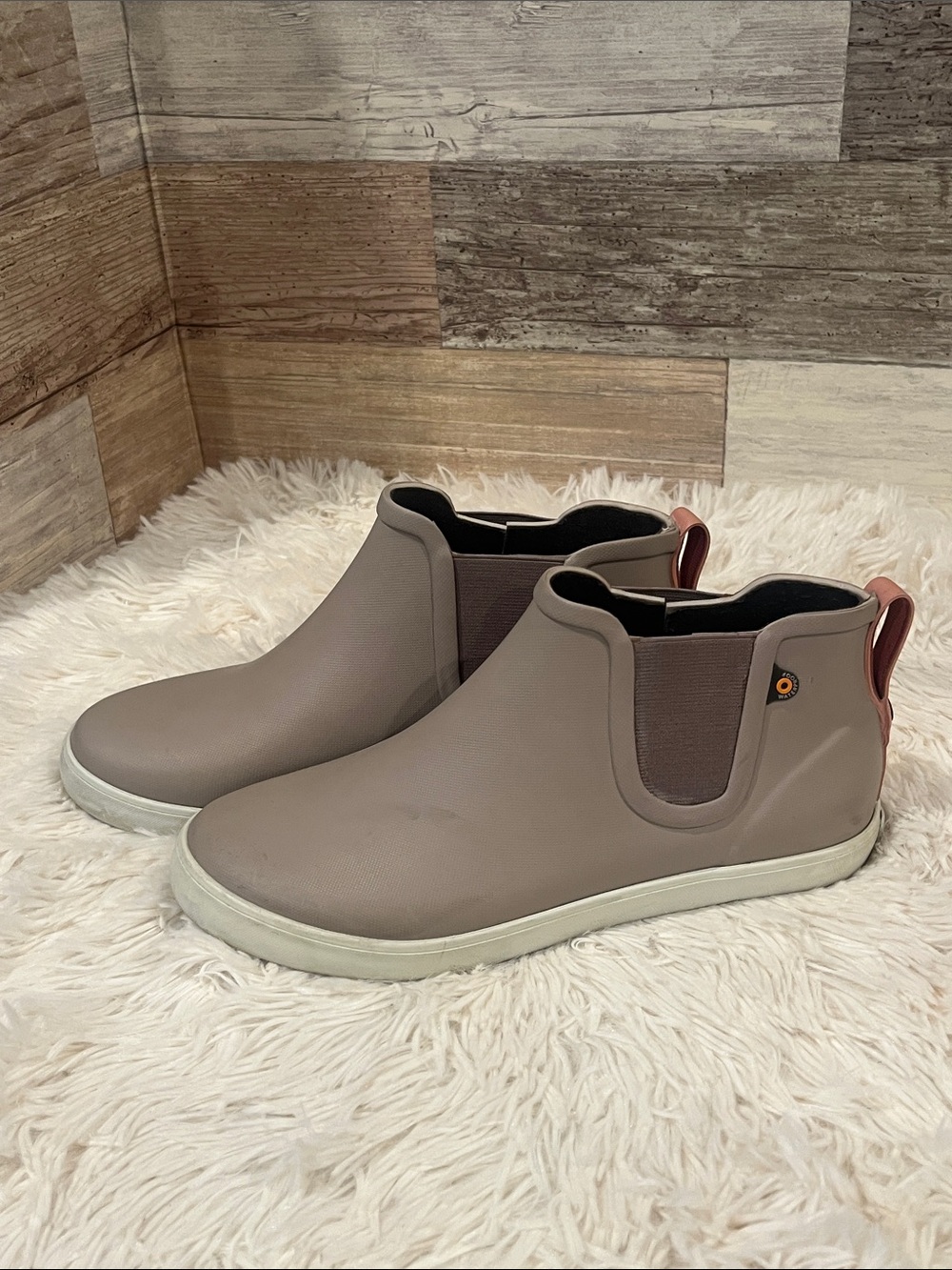 Women's Bogs Taupe/light purple Chelsea style waterproof boots.